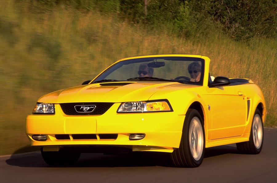  Ford Mustang GT Convertible 35th Anniversary 1999 года  (фото 8 из 24)